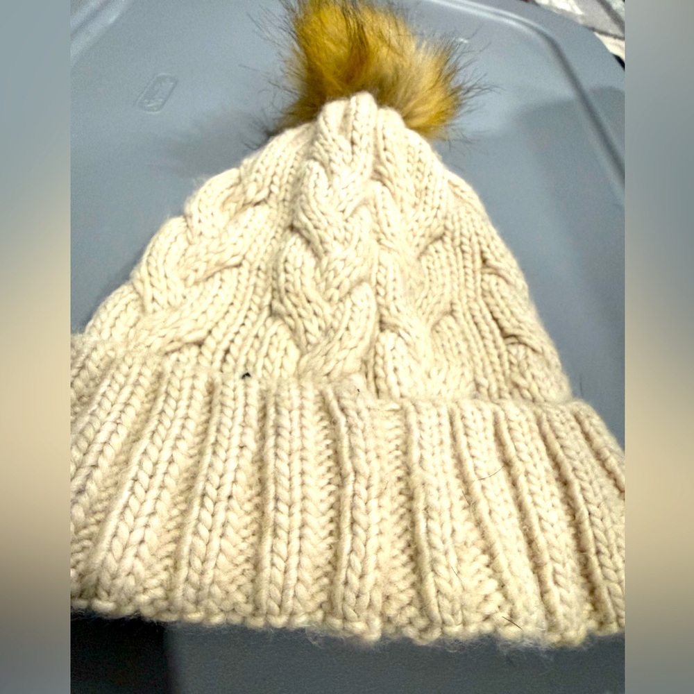 ‼️PART OF 4 for 10‼️Harlow Knit Women’s Toque with Pom Pom